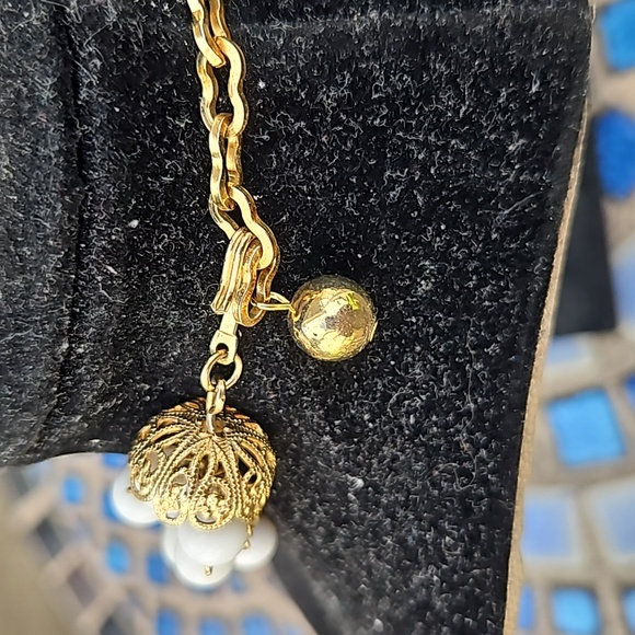 Vintage Milk Glass Beads Necklace Five Strand Style Lobster Clasp White/Gold OS - Picture 4 of 4